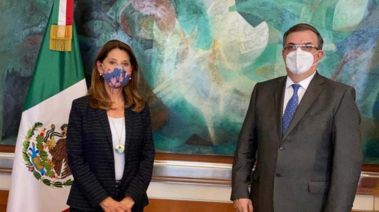 La vicepresidenta y canciller colombiana, Marta Lucía Ramírez, y el canciller mexicano, Marcelo Ebrard Casaubon. 