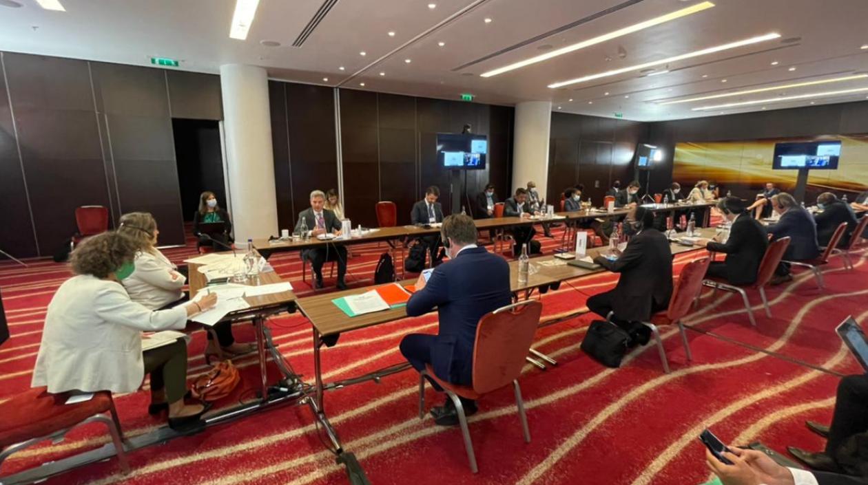 El ministro de Ambiente, Carlos Eduardo Correa, en Londres, en la Reunión Ministerial previa a la COP26.