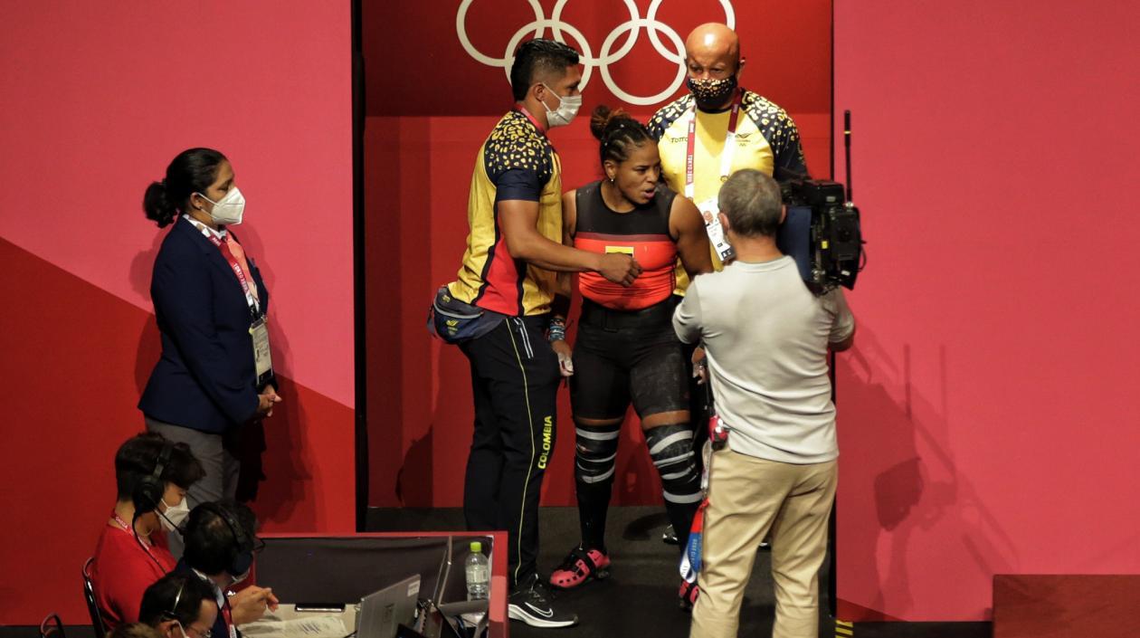 El soledeño Luis Arrieta alienta a Mercedes Pérez. 