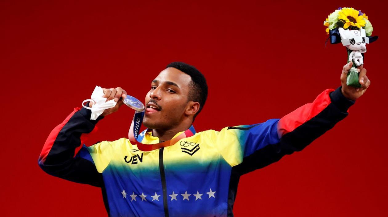 Julio Mayora, pesista venezolano. 