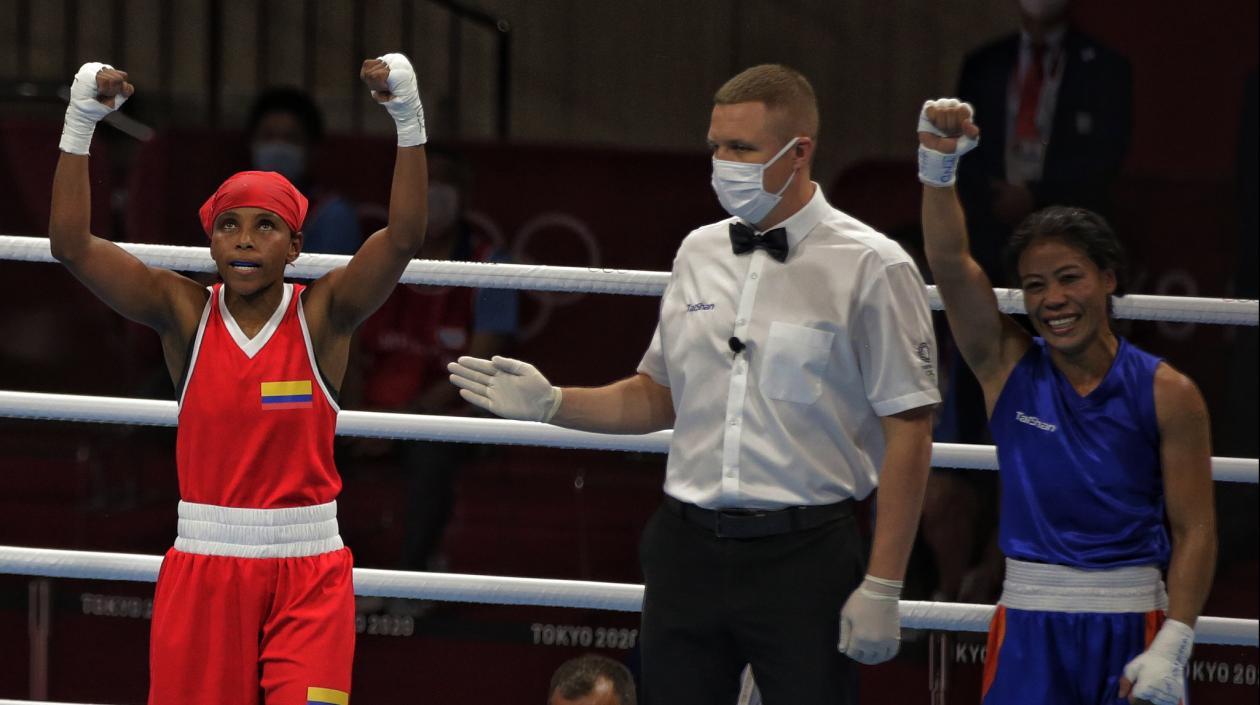 Ingirt Valencia gana el combate. 