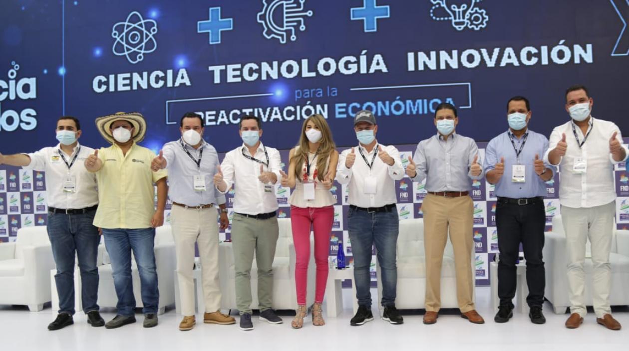 El Ministro y la viceministra de Ciencias con los gobernadores de la Región Caribe.