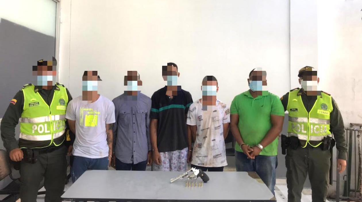 Cinco de los capturados, el sexto se encuentra en un centro asistencial.