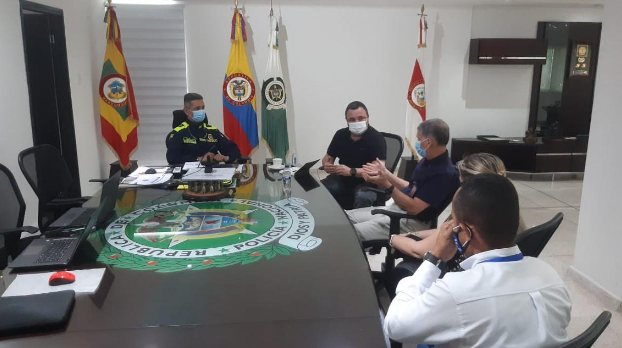 Autoridades de Policía, civiles y directivas de Combarranquilla se reúnen para garantizar seguridad de Solinilla.