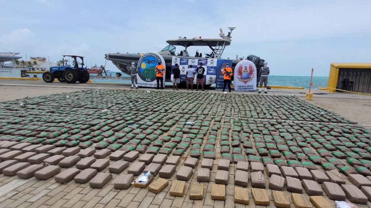 La marihuana incautada por la Armada Nacional. 