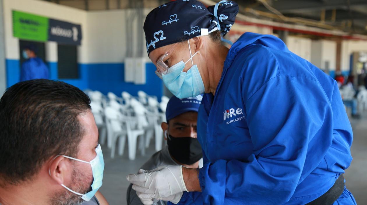Vacunación contra el Covid-19 sigue en distintos puntos de la capital del Atlántico.