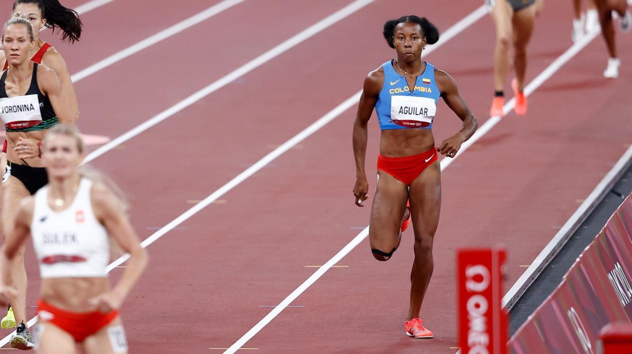 Evelis Aguilar durante la competencia de los 800 metros.