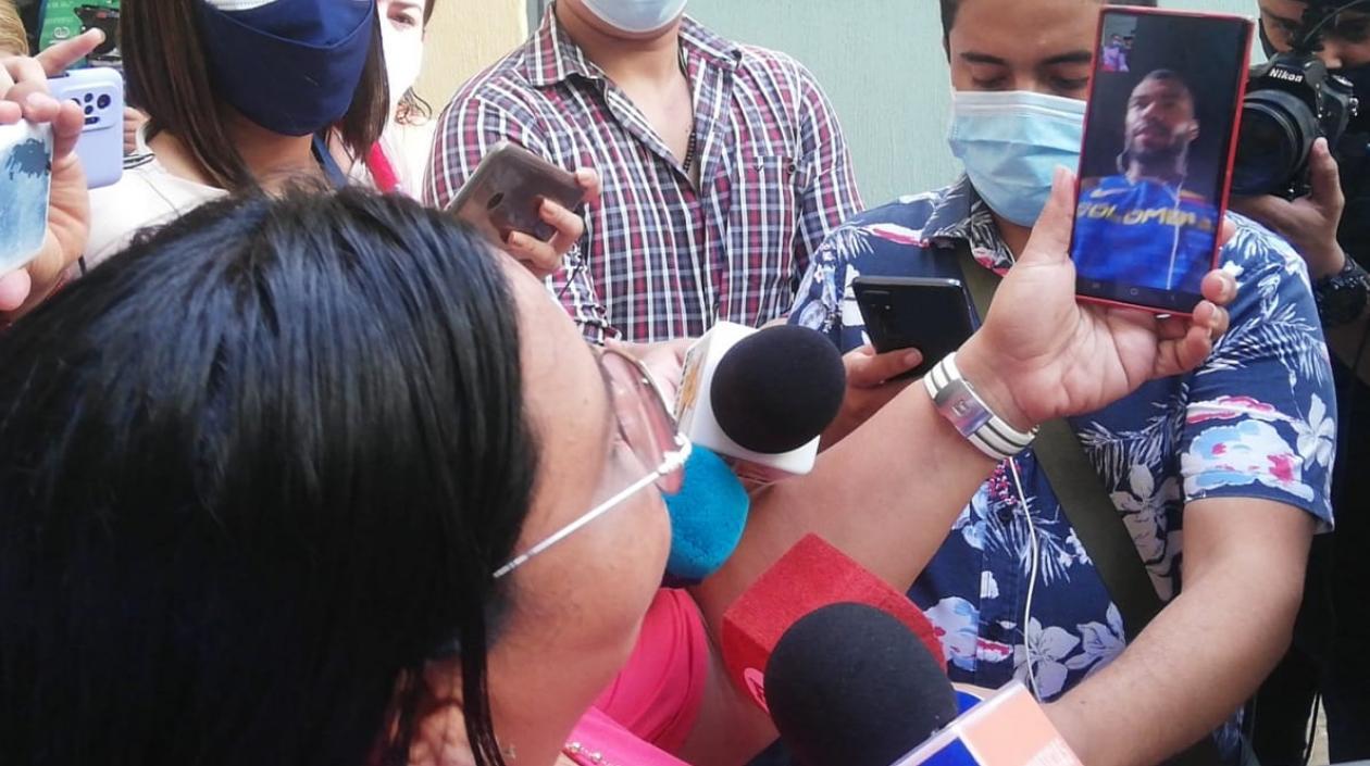 Momento de la llamada entre Miladis y Anthony Zambrano. 