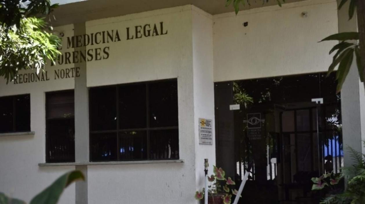 El cuerpo de la víctima fue llevado a Medicina Legal. 
