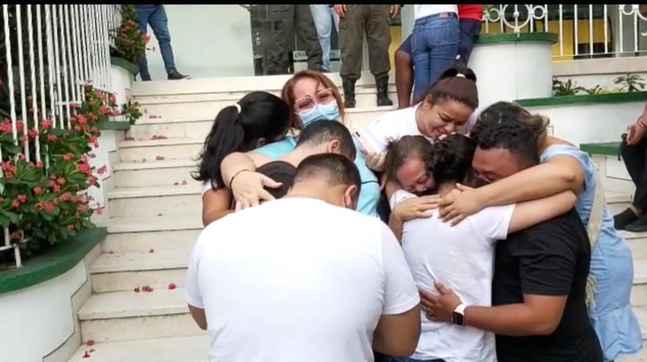 Reencuentro de las víctimas del hecho con sus familiares.