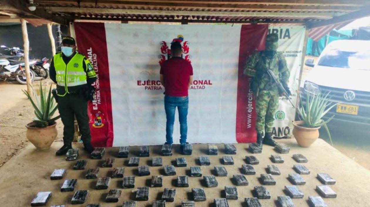 El capturado y la droga quedaron a disposición de la Fiscalía. 