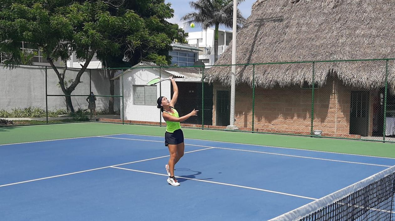 El tenis continúa en las canchas del Parque de Raquetas. 