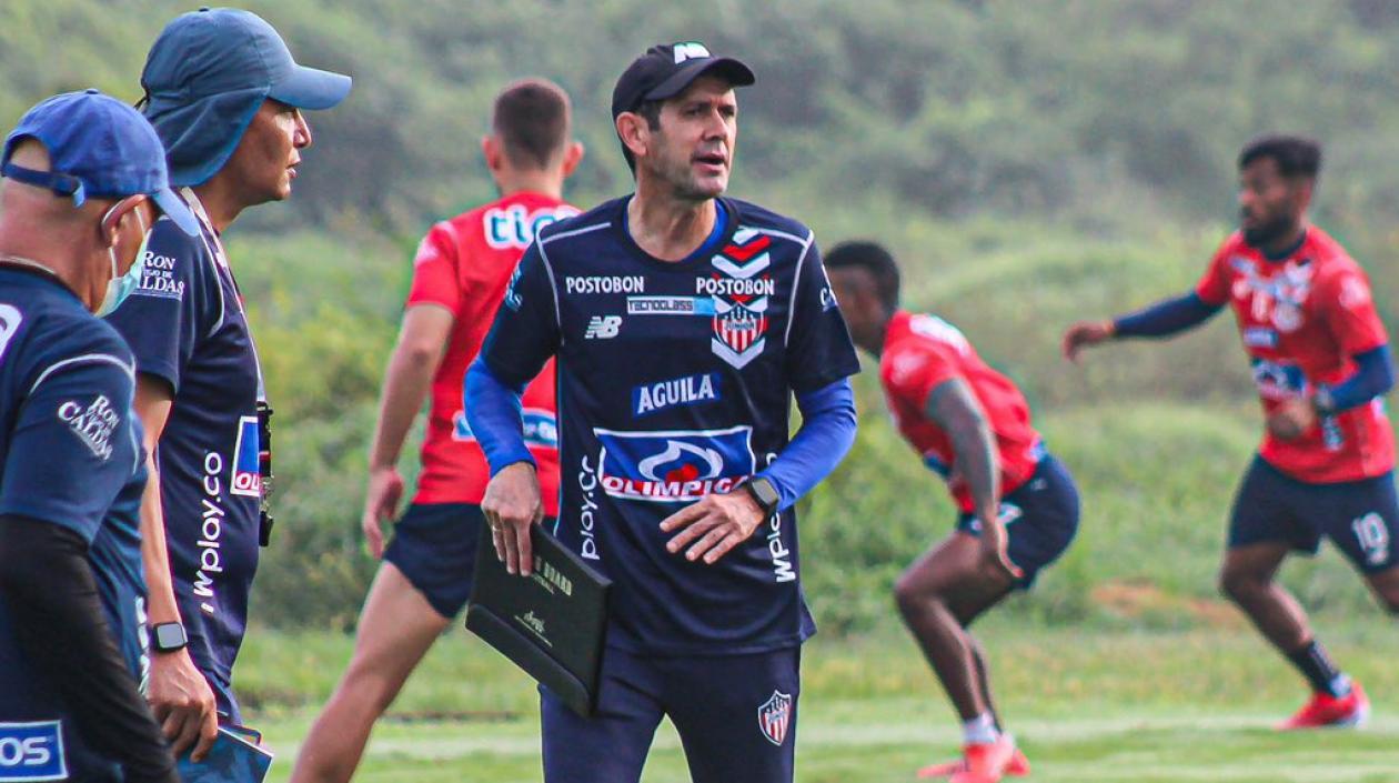 El técnico samario Arturo Reyes.