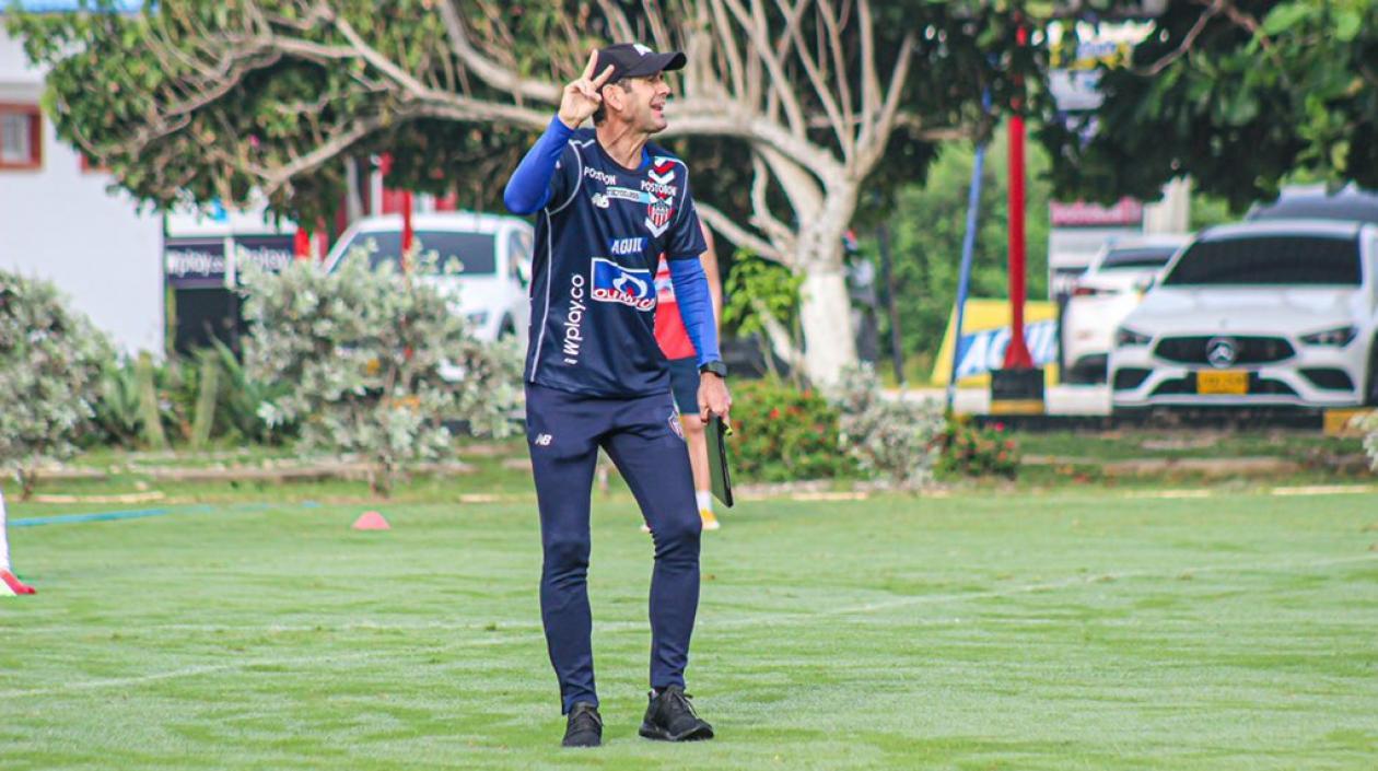 Arturo Reyes, técnico de Junior. 