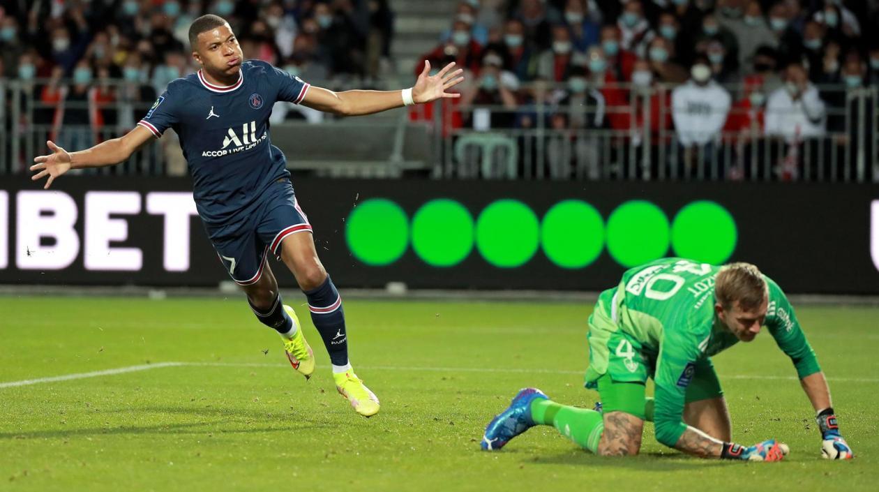 Mbappe celebra un tanto. 