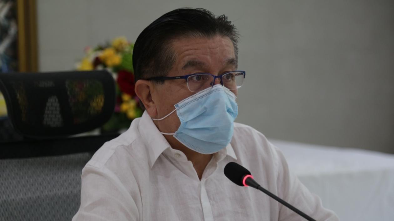 El Ministro de Salud, Fernando Ruiz.