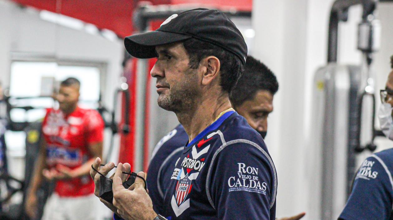 El técnico de Junior, Arturo Reyes.