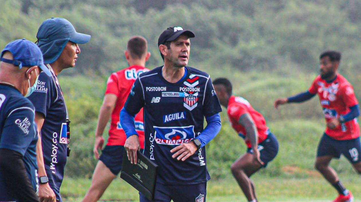 Arturo Reyes, técnico de Junior. 