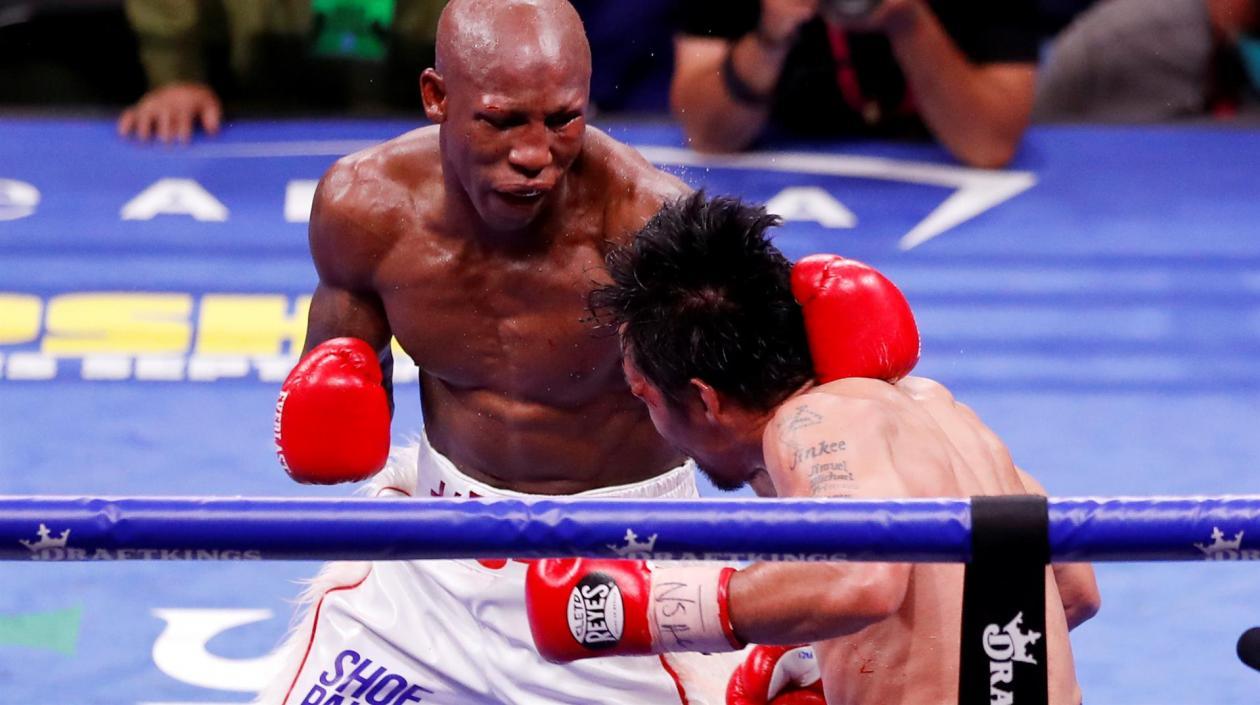 Yordenis Ugás castigó fuerte a Manny Pacquiao. 