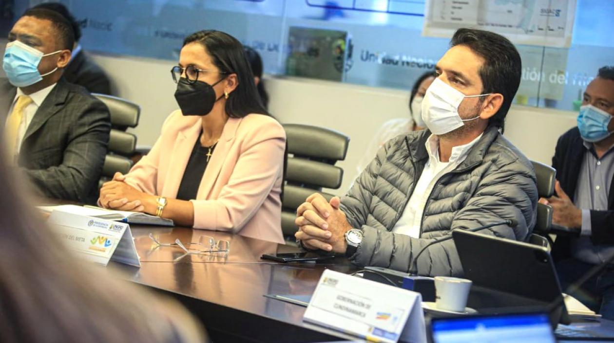 Juan Guillermo Zuluaga, Gobernador del Meta, durante el encuentro con la Ministra.