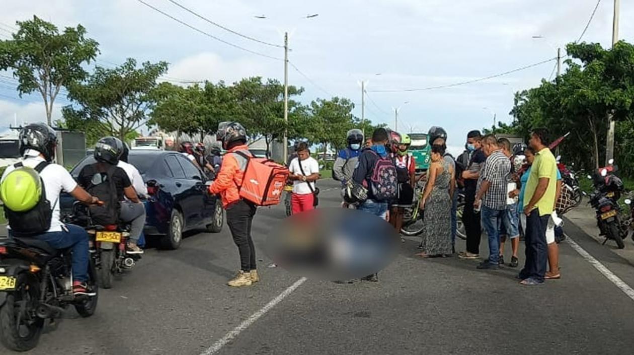 El motociclista murió en el lugar del accidente. 