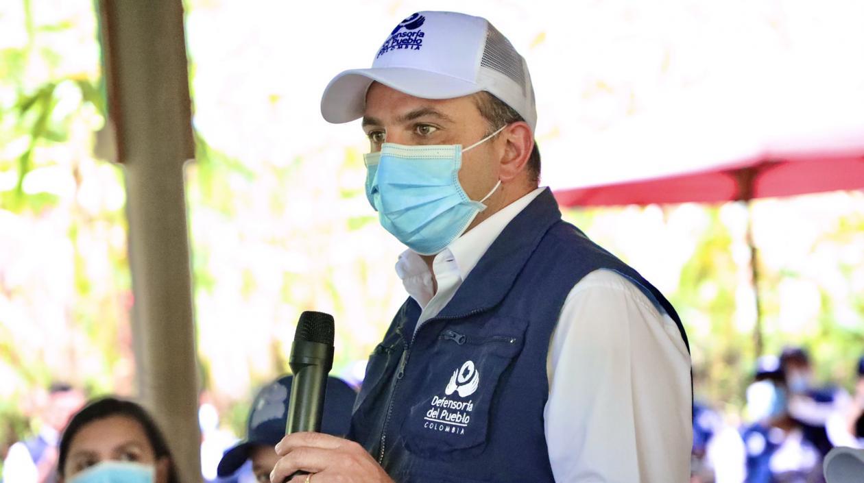 El Defensor del Pueblo, Carlos Camargo.