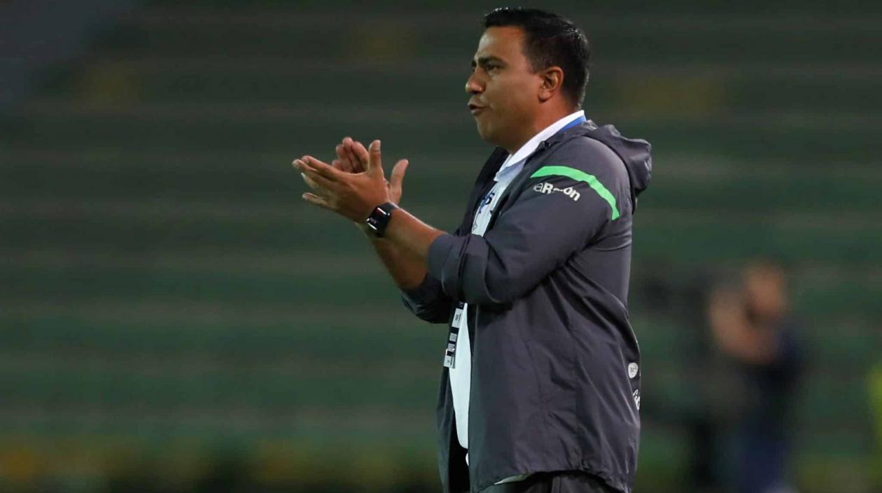 César Farías técnico de Bolivia. 