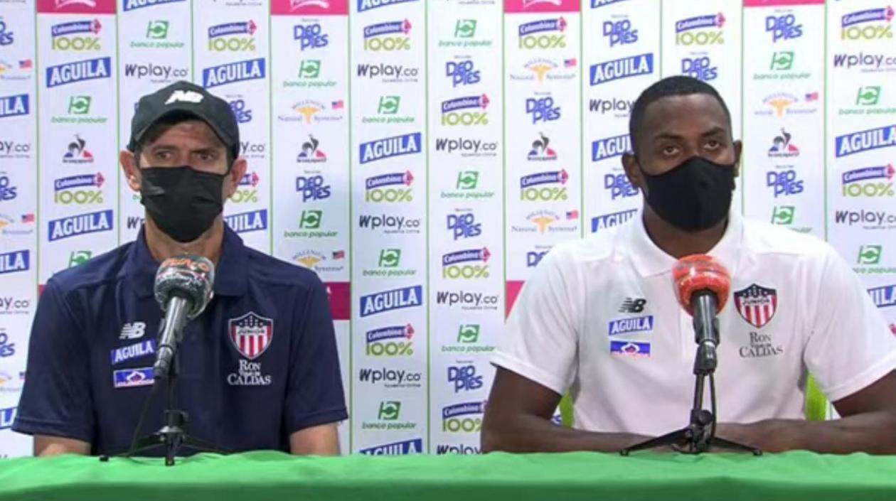 Arturo Reyes y Willer Ditta en rueda de prensa.