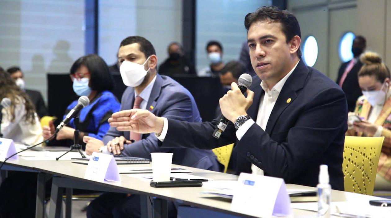 El Registrador Alexander Vega Rocha durante la Comisión de Seguimiento.