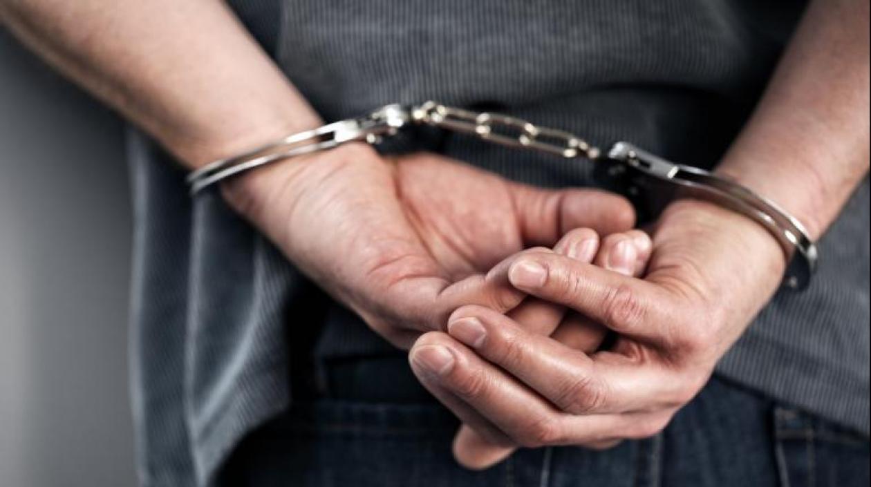 El hombre estará en la cárcel por el crimen de su hermano. 