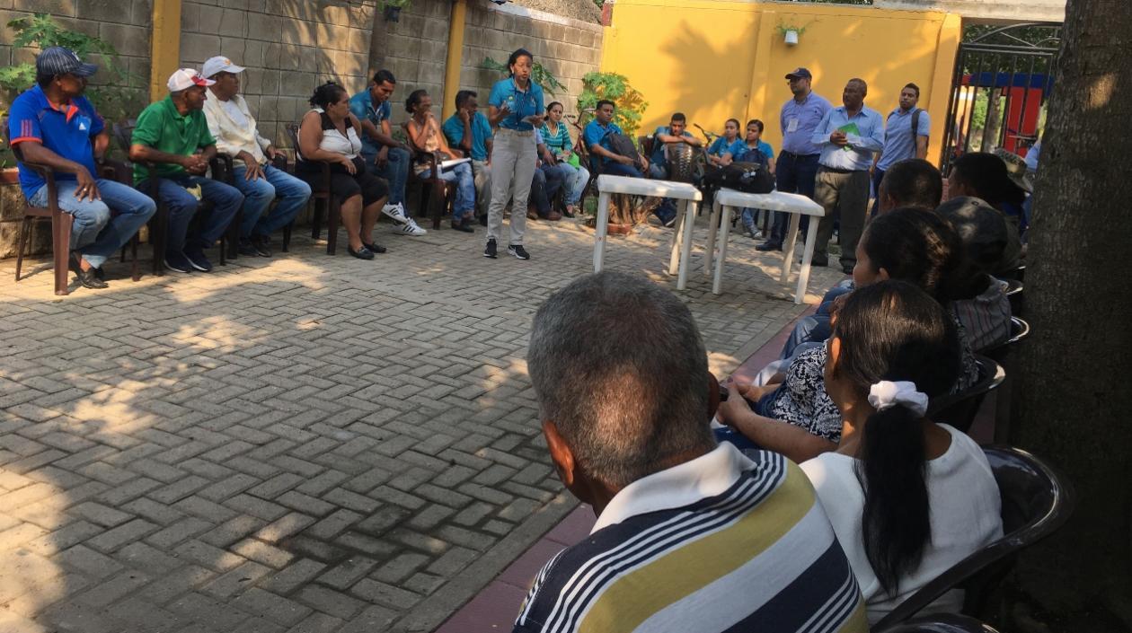 Equipo de Uniatlántico con los retornados.