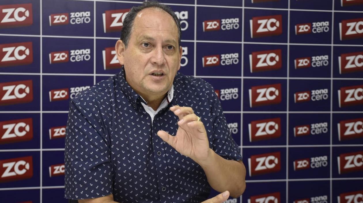 Vicealmirante Juan Manuel Soltau durante su visita a Zona Cero.