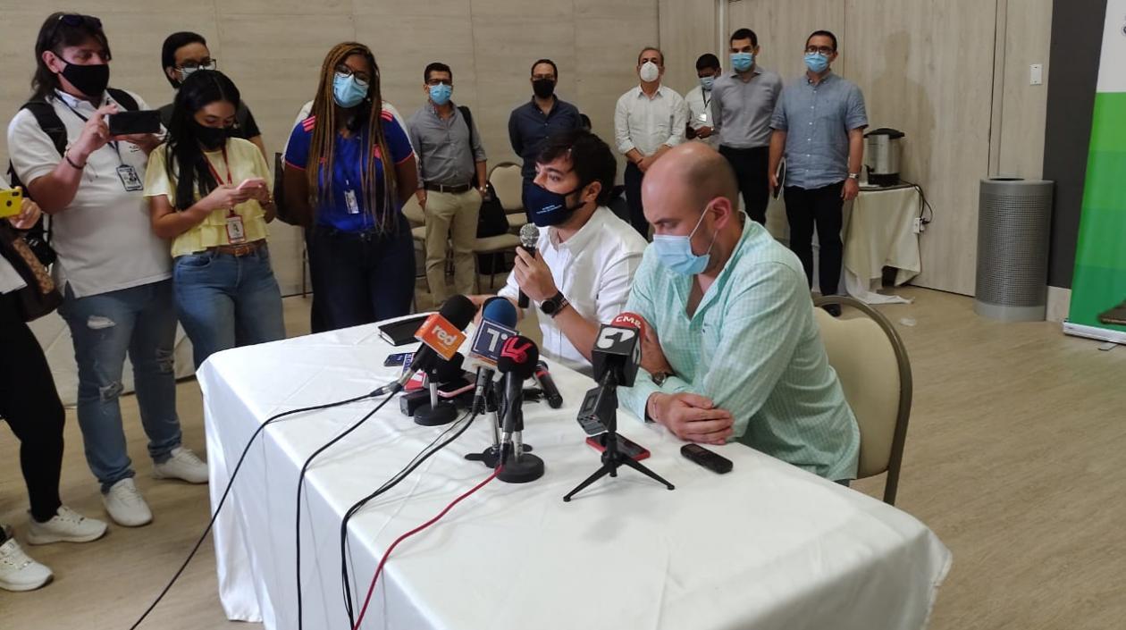 El Alcalde Jaime Pumarejo y el director de la ANI, Manuel Gutiérrez.