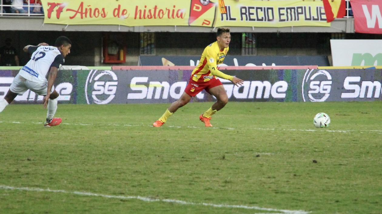 Gabriel Fuentes sufrió con la velocidad de Wilfrido De La Rosa.