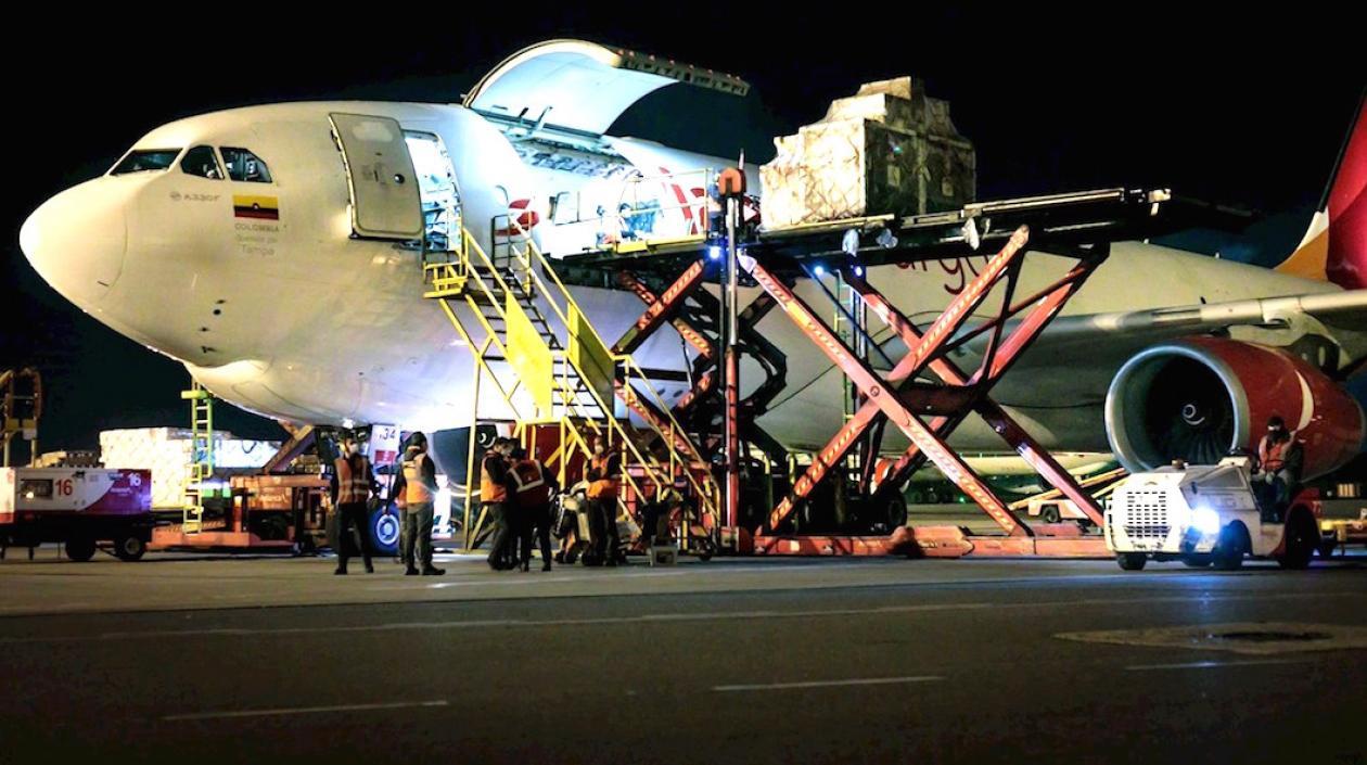 Nuevo lote de vacunas para Colombia.