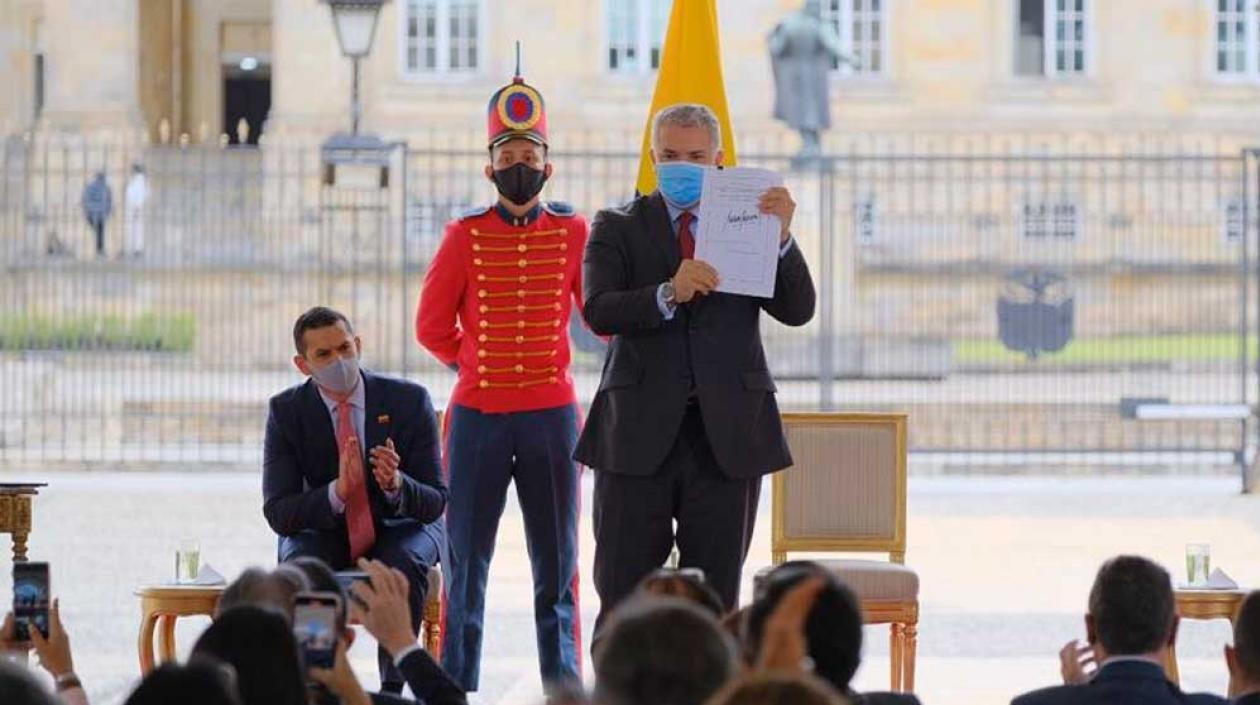 Presidente Iván Duque Márquez sancionó este martes la Ley de Inversión Social. 