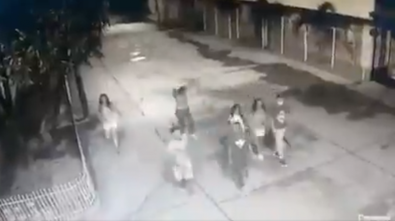 Imagen de los 7 jóvenes.