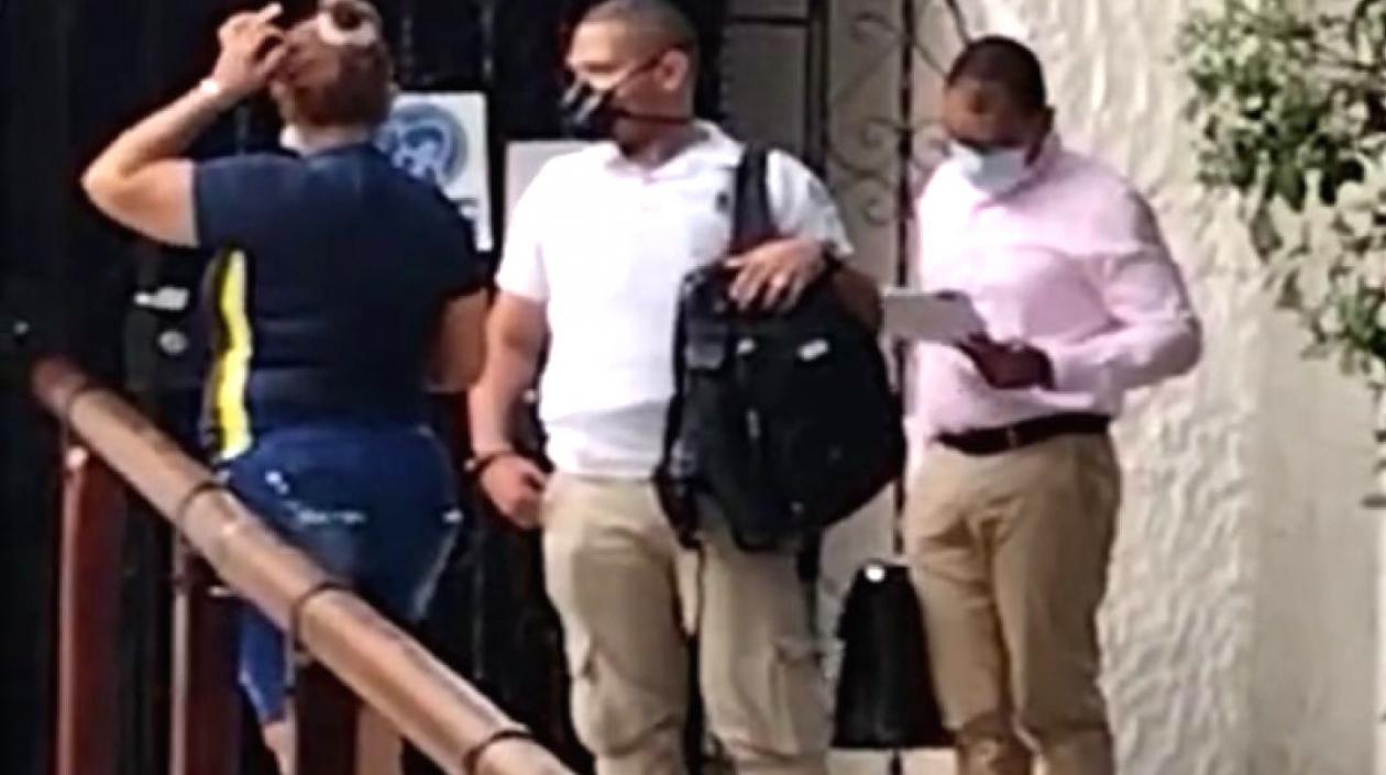 El abogado Alex Fernández ingresó al centro de salud mental después de las 5.30 pm de hoy.