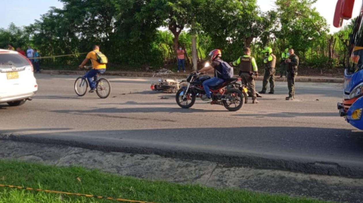 El policía falleció en el lugar de los hechos. 