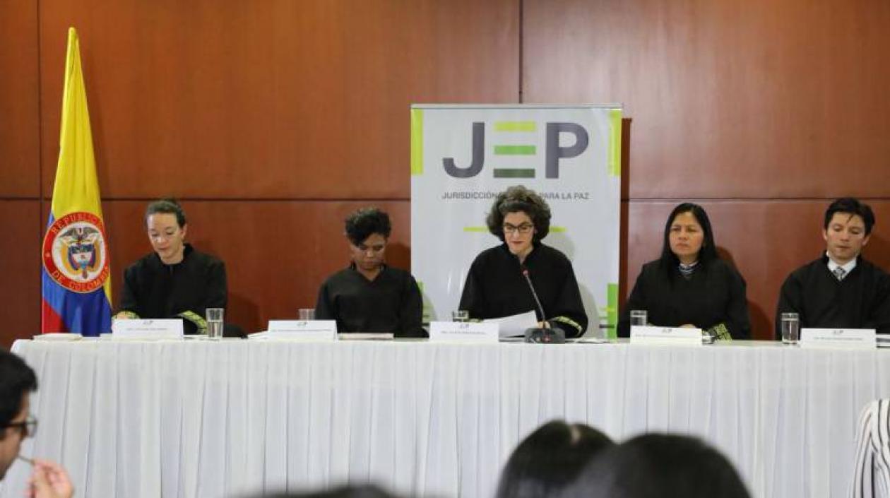 La Sala de Definición de Situaciones Jurídicas tuvo en cuenta el plan de aporte a la verdad de la compareciente.