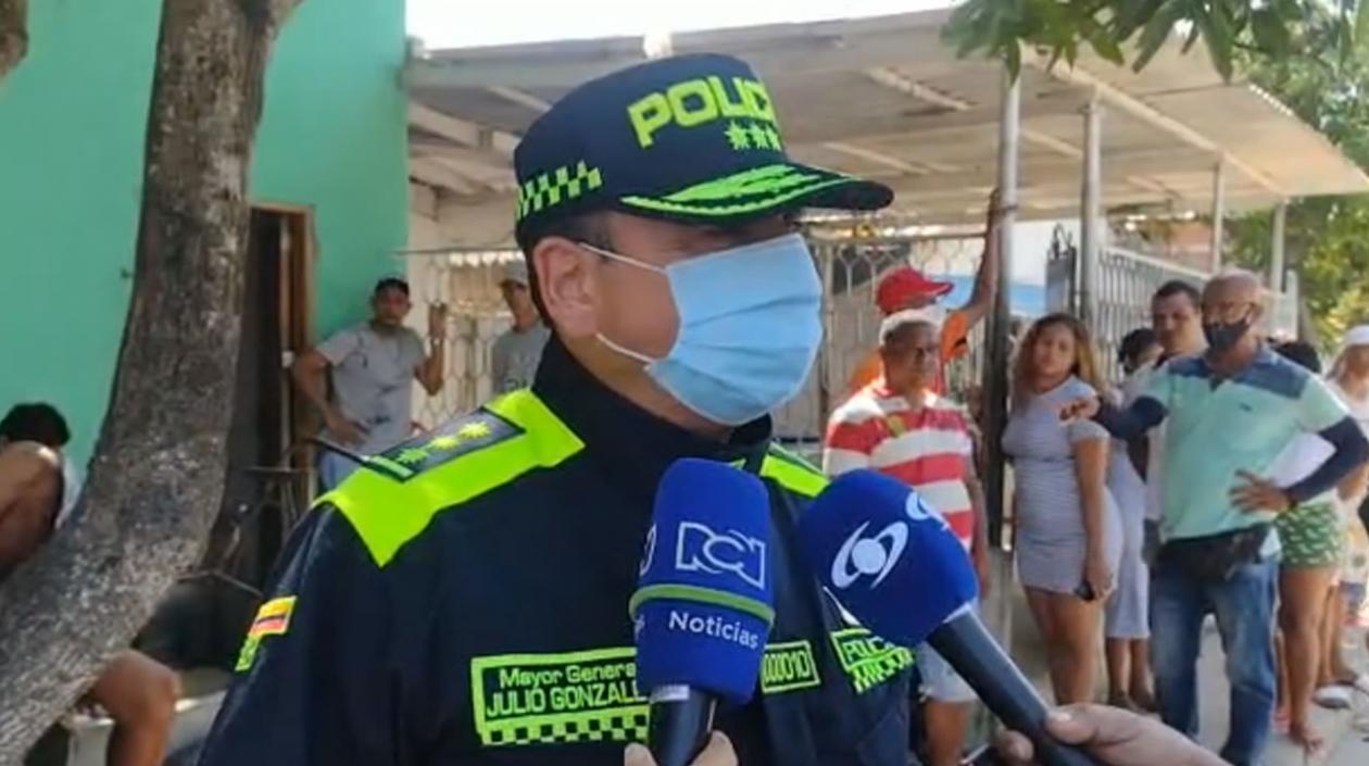 Mayor General Julio César González. 