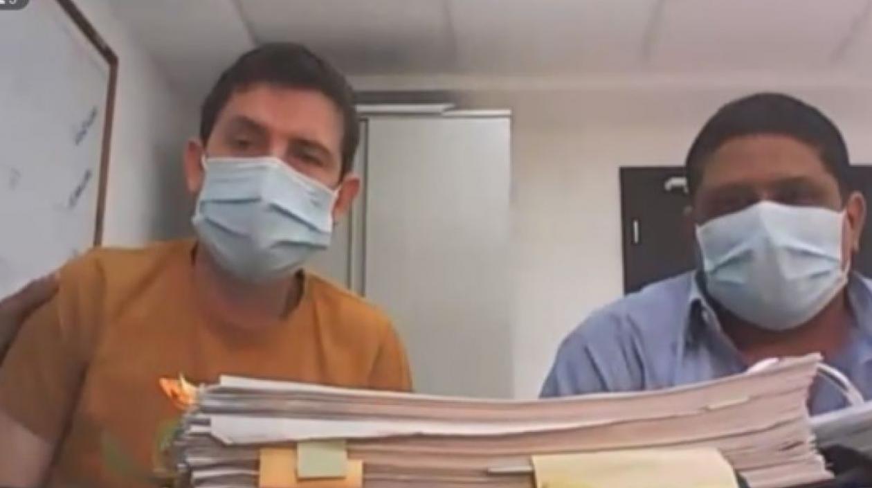 Enrique Vives Caballero (Izquierda).