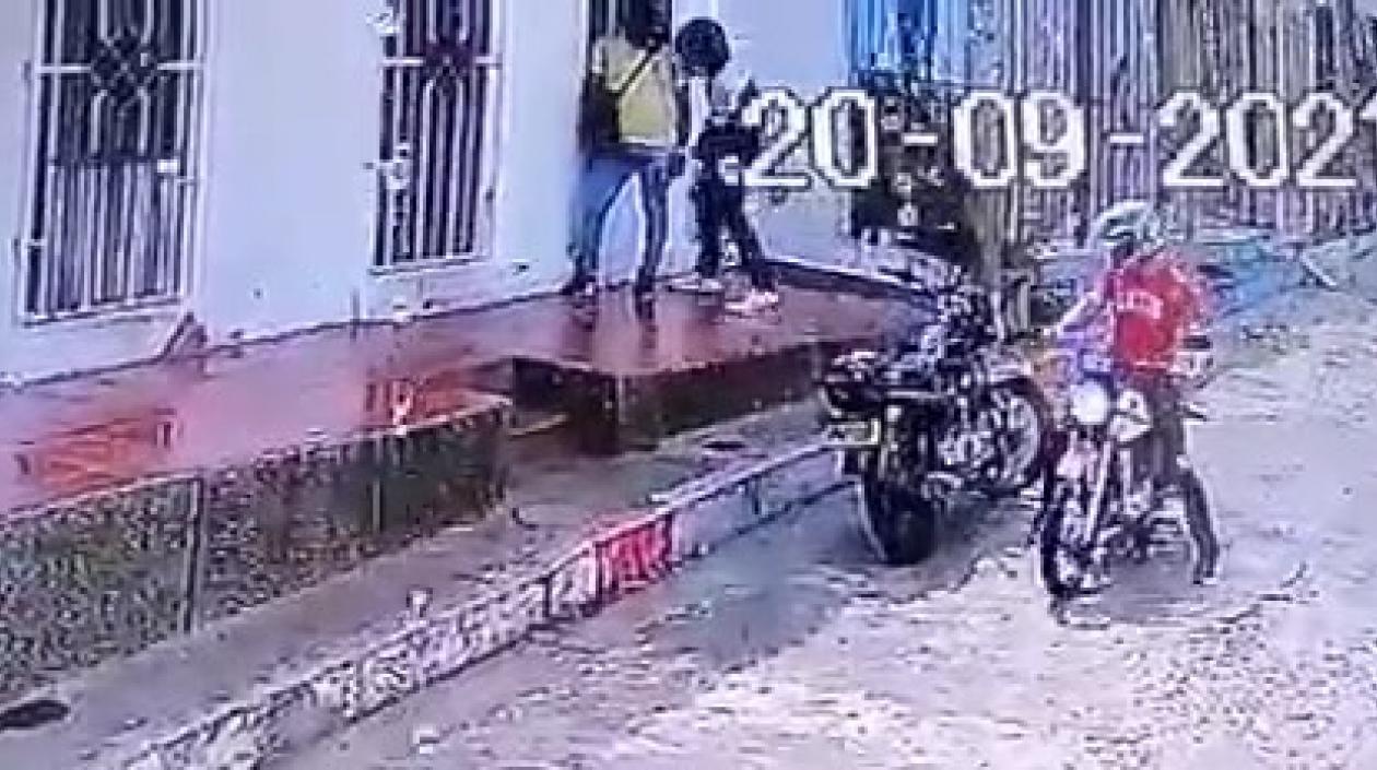 Momento del atraco en el barrio 7 de Abril. 