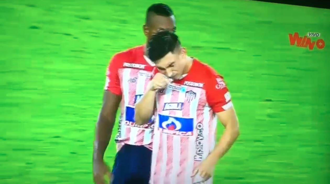 Fabián Ángel en plena inhalación.
