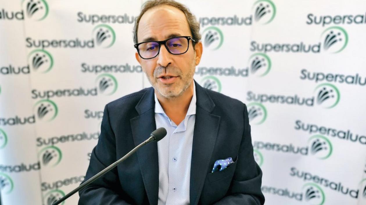Fabio Aristizábal, Superintendente de Salud.