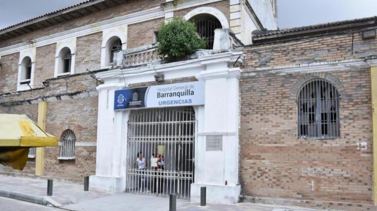 La víctima fue llevada al Hospital General de Barranquilla, donde se confirmó su deceso. 