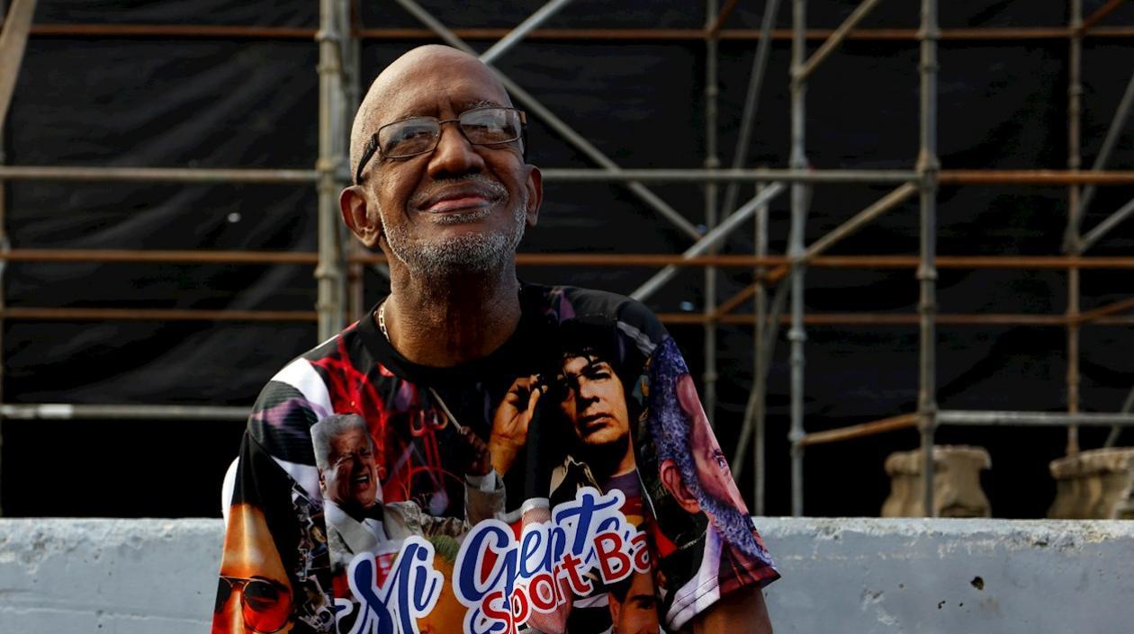 El cantante Roberto Roena.