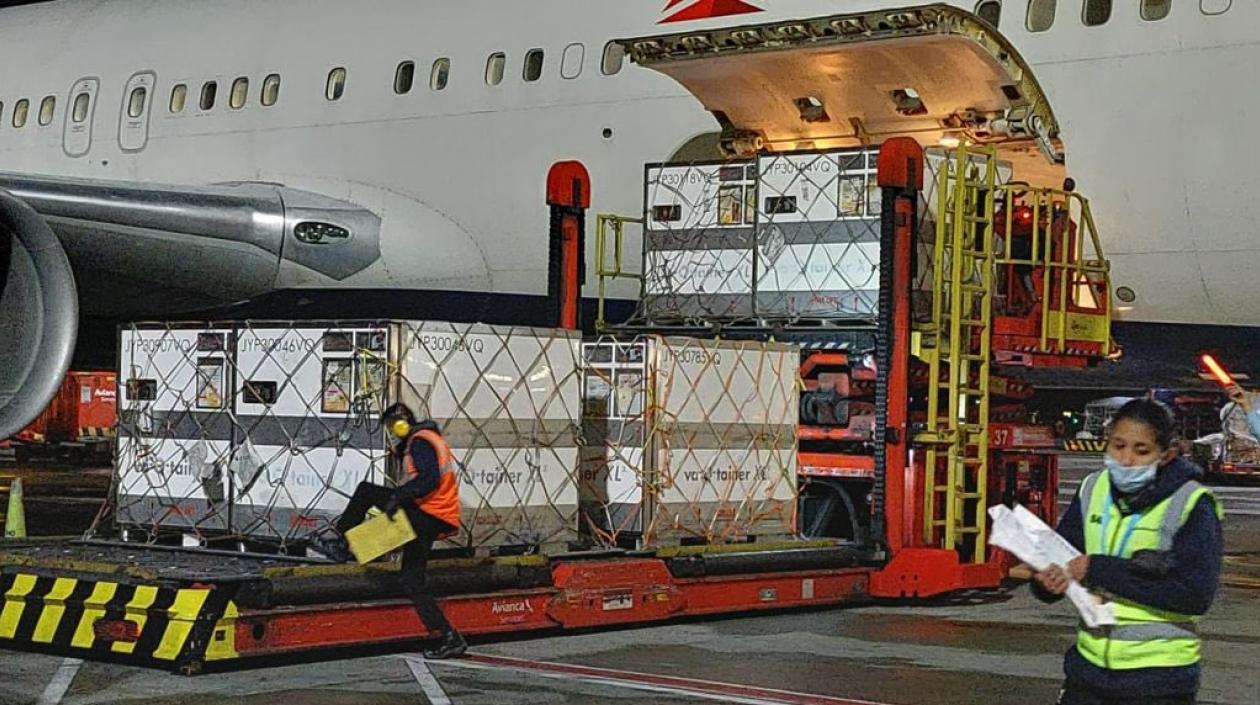 Las vacunas de Moderna que llegaron este jueves son para segundas dosis y dosis para menores de 18 años. 