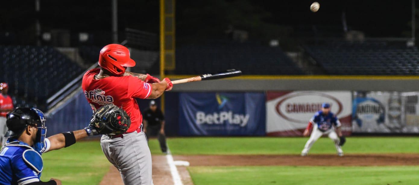 El jonrón solitario de Ronaldo Hernández en el segundo inning.