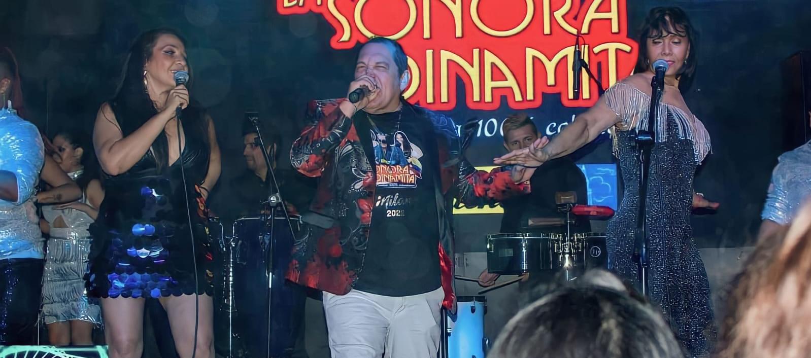 Nando Malo en plena actuación en Europa.